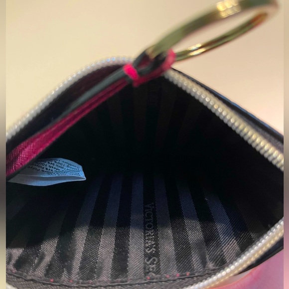 Victoria’s Secret Card Holder Wallet in Fuchsia Magenta With Pink Crystals Bling - Picture 8 of 8